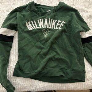 New Era Milwaukee Bucks Women’s Crewneck XS